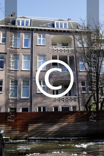 Amsterdam 6 februari 2013
Het  huis dat Frank Rijkaard kocht voordat hij zijn laatste huis kocht . Dit huis heeft hij uiteindelijk gesplitst in 5 appartementen en verhuurt hij nu.
Peter Smulders bv