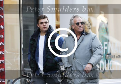 Amsterdam 2 februari 2013
Frank Wisse met zijn zoon Bob op de pc hooftstraat.
Peter Smulders bv