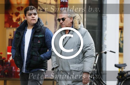 Amsterdam 2 februari 2013
Frank Wisse met zijn zoon Bob op de pc hooftstraat.
Peter Smulders bv