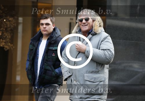 Amsterdam 2 februari 2013
Frank Wisse met zijn zoon Bob op de pc hooftstraat.
Peter Smulders bv