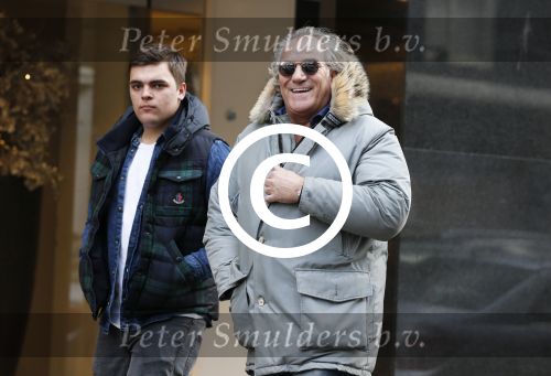 Amsterdam 2 februari 2013
Frank Wisse met zijn zoon Bob op de pc hooftstraat.
Peter Smulders bv