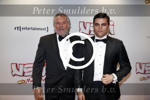 Amsterdam 11 februari 2013
Premiere Ushi must marry met Wendy v Dijk in Tuschinski. Frank Wisse met zoon Bob
Peter Smulders bv