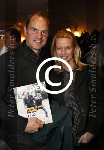 Volendam Katwoude 8 februari 2013
Presentatie nieuwe helden van Barbara en Frits Barend met in het blad Frank de Boer en Jan Smit bij hotel v d Valk. Frank met zijn vrouw Helen
Peter Smulders bv