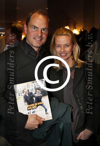 Volendam Katwoude 8 februari 2013
Presentatie nieuwe helden van Barbara en Frits Barend met in het blad Frank de Boer en Jan Smit bij hotel v d Valk. Frank met zijn vrouw Helen
Peter Smulders bv