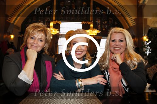 Amsterdam 26 januari 2013
Debbie Jenner Gemma v Eck en Marga Scheide tijdens intervieuw voor Stry in hotel Americain.
Peter Smulders bv