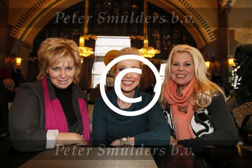 Amsterdam 26 januari 2013
Debbie Jenner Gemma v Eck en Marga Scheide tijdens intervieuw voor Stry in hotel Americain.
Peter Smulders bv