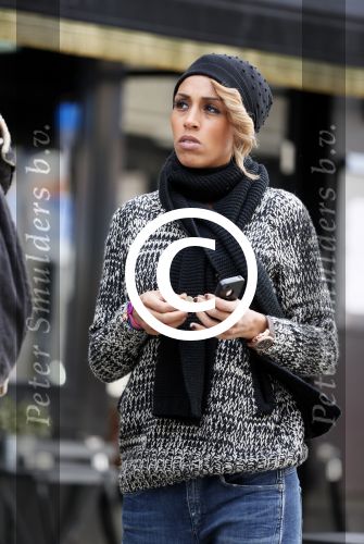 Amsterdam 11 gebruari 2013
Glennis Grace met fans op de pc hooftstraat.
Peter Smulders bv