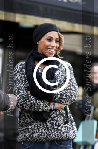 Amsterdam 11 gebruari 2013
Glennis Grace met fans op de pc hooftstraat.
Peter Smulders bv