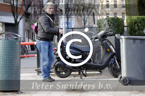 Amsterdam 4 februari 2013
Hajo Bruijns met zijn scooter.
Peter Smulders bv