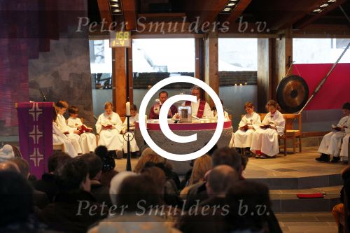 Lech 17 februari 2013
Herdenkingsdienst Prins Friso in de kerk van Lech. Er stond een lijst met kaarsjes.
Peter Smulders bv