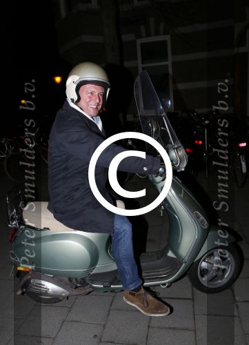 Amsterdam 13 februari 2013
Huub Stapel op zijn Vespa scooter.
Peter Smulders bv
