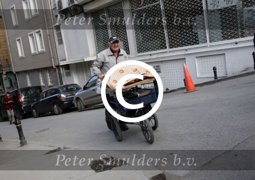 Istanbul 24 januari 2013
Op bezoek bij Wesley Sneijder en zijn vrouw Yolanthe Sneijder Cabau.
Ze slapen in het four seasons hotel . Wesley gaat spelen voor Galatasaray en wordt als een held binnengehaald.
Peter Smulders bv