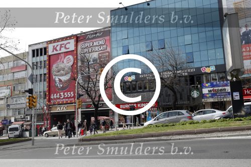 Istanbul 24 januari 2013
Op bezoek bij Wesley Sneijder en zijn vrouw Yolanthe Sneijder Cabau.
Ze slapen in het four seasons hotel . Wesley gaat spelen voor Galatasaray en wordt als een held binnengehaald.
Peter Smulders bv