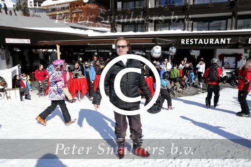 Oberlech 17 februari 2013
Ivo Niehe op skivakantie met zijn vrouw en vrienden.
Peter Smulders bv