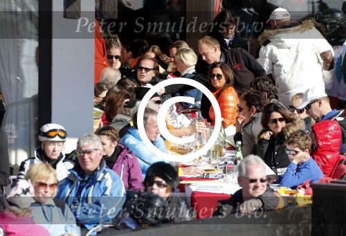 Oberlech 17 februari 2013
Ivo Niehe op skivakantie met zijn vrouw en vrienden.
Peter Smulders bv