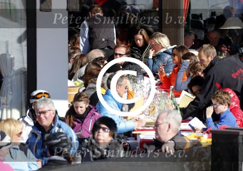 Oberlech 17 februari 2013
Ivo Niehe op skivakantie met zijn vrouw en vrienden.
Peter Smulders bv