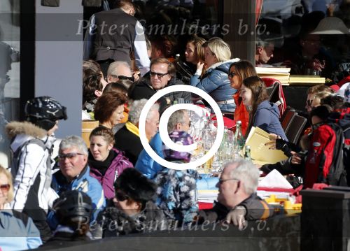 Oberlech 17 februari 2013
Ivo Niehe op skivakantie met zijn vrouw en vrienden.
Peter Smulders bv