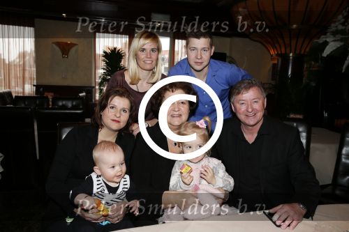 Volendam 14 februari 2013
Presentatie cd Jan Keizer en Annie Schilder bij old dutch. jan met zijn familie
Peter Smulders bv