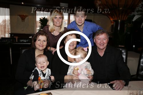 Volendam 14 februari 2013
Presentatie cd Jan Keizer en Annie Schilder bij old dutch. jan met zijn familie
Peter Smulders bv