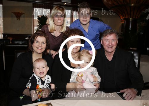 Volendam 14 februari 2013
Presentatie cd Jan Keizer en Annie Schilder bij old dutch. jan met zijn familie
Peter Smulders bv