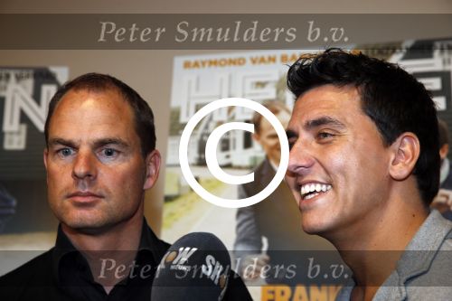 Volendam Katwoude 8 februari 2013
Presentatie nieuwe helden van Barbara en Frits Barend met in het blad Frank de Boer en Jan Smit bij hotel v d Valk.
Peter Smulders bv