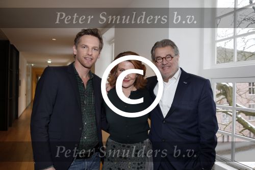 Amsterdam 12 februari 2013
Presentatie serie een huis voor Vincent (v Gogh) in de hermitage met oa Barry Atsma Jereon Krabbe en Betty Schuurman.
Peter Smulders bv