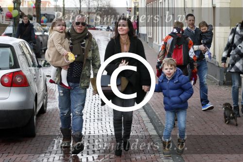 Leiden 10 februari 2013
Premiere Woezel en Pip in de Leidse schouwburg. Jeroen v Koningsbrugge met vrouw en kinderen
Peter Smulders bv