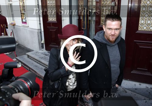 Leiden 10 februari 2013
Premiere Woezel en Pip in de Leidse schouwburg. Johnny de Mol met zijn vriendin Josje Huisman
Peter Smulders bv