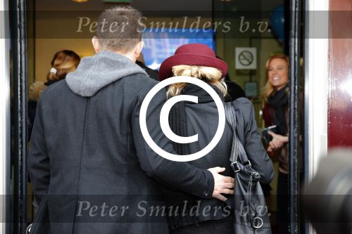 Leiden 10 februari 2013
Premiere Woezel en Pip in de Leidse schouwburg. Johnny de Mol met zijn vriendin Josje Huisman
Peter Smulders bv