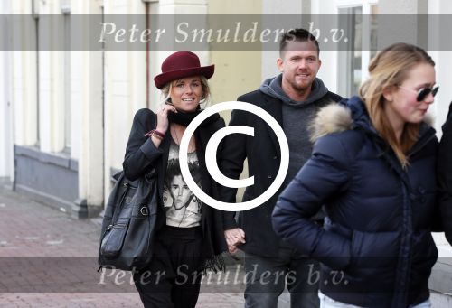 Leiden 10 februari 2013
Premiere Woezel en Pip in de Leidse schouwburg. Johnny de Mol met zijn vriendin Josje Huisman
Peter Smulders bv