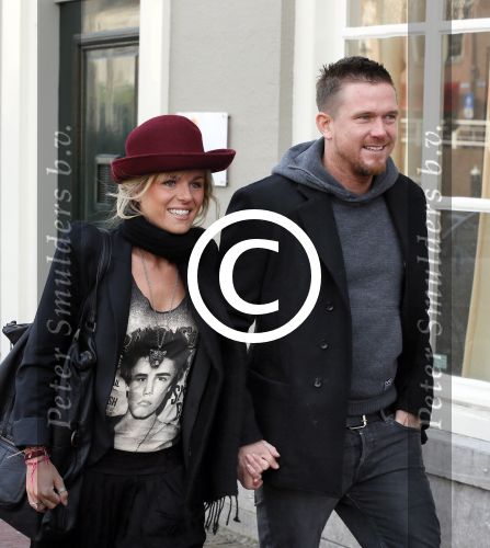 Leiden 10 februari 2013
Premiere Woezel en Pip in de Leidse schouwburg. Johnny de Mol met zijn vriendin Josje Huisman
Peter Smulders bv