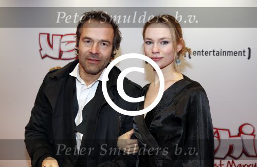 Amsterdam 11 februari 2013
Premiere Ushi must marry met Wendy v Dijk in Tuschinski. Joram Lï¿½rsen met ....
Peter Smulders bv