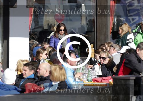 Oberlech 17 februari 2013
Ivo Niehe op skivakantie met zijn vrouw en vrienden.
Peter Smulders bv