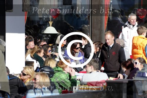 Oberlech 17 februari 2013
Ivo Niehe op skivakantie met zijn vrouw en vrienden.
Peter Smulders bv