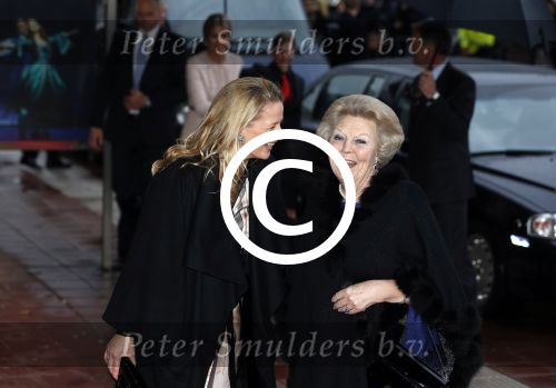 Utrecht 1 februari 2013
Koningin Beatrix viert haar 75e verjaardag in het beatrix theater in Utrecht. Koningin met prinses Mabel
Peter Smulders bv