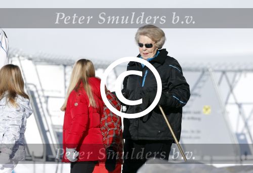 Lech, 18 Februari 2013 Fotoshoot Kon. huis in Lech tijdens de wintersportvakantie met o.a.: Koningin Beatrix, Prins Willem Alexander, Prinses Maxima, Prinses Amalia, Prinses Alexia en Prinses Ariane.
Foto Peter Smulders BV