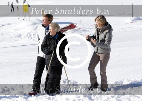 Lech, 18 Februari 2013 Fotoshoot Kon. huis in Lech tijdens de wintersportvakantie met o.a.: Koningin Beatrix, Prins Willem Alexander, Prinses Maxima, Prinses Amalia, Prinses Alexia en Prinses Ariane.
Foto Peter Smulders BV
