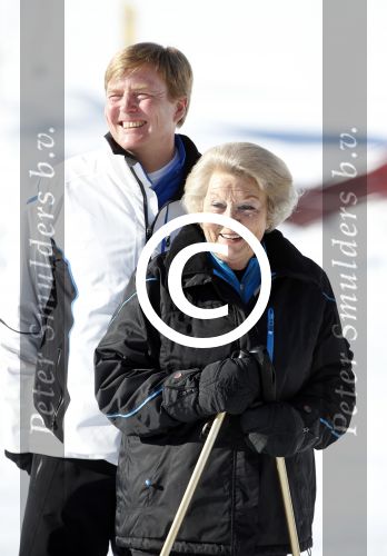 Lech, 18 Februari 2013 Fotoshoot Kon. huis in Lech tijdens de wintersportvakantie met o.a.: Koningin Beatrix, Prins Willem Alexander, Prinses Maxima, Prinses Amalia, Prinses Alexia en Prinses Ariane.
Foto Peter Smulders BV