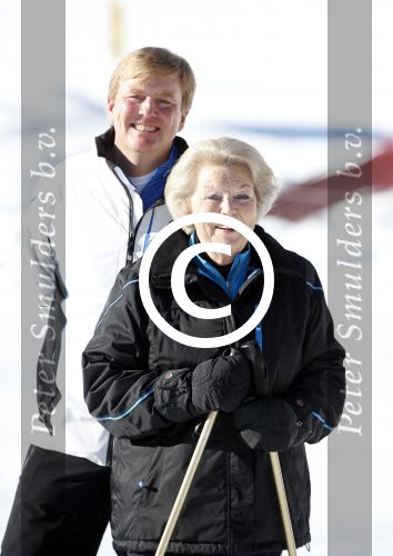 Lech, 18 Februari 2013 Fotoshoot Kon. huis in Lech tijdens de wintersportvakantie met o.a.: Koningin Beatrix, Prins Willem Alexander, Prinses Maxima, Prinses Amalia, Prinses Alexia en Prinses Ariane.
Foto Peter Smulders BV