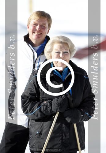 Lech, 18 Februari 2013 Fotoshoot Kon. huis in Lech tijdens de wintersportvakantie met o.a.: Koningin Beatrix, Prins Willem Alexander, Prinses Maxima, Prinses Amalia, Prinses Alexia en Prinses Ariane.
Foto Peter Smulders BV