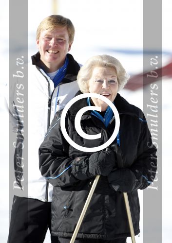 Lech, 18 Februari 2013 Fotoshoot Kon. huis in Lech tijdens de wintersportvakantie met o.a.: Koningin Beatrix, Prins Willem Alexander, Prinses Maxima, Prinses Amalia, Prinses Alexia en Prinses Ariane.
Foto Peter Smulders BV