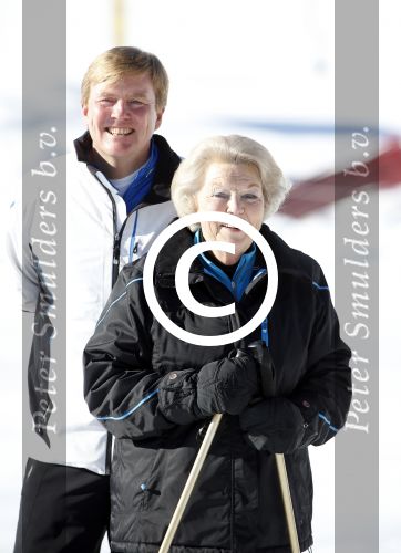 Lech, 18 Februari 2013 Fotoshoot Kon. huis in Lech tijdens de wintersportvakantie met o.a.: Koningin Beatrix, Prins Willem Alexander, Prinses Maxima, Prinses Amalia, Prinses Alexia en Prinses Ariane.
Foto Peter Smulders BV
