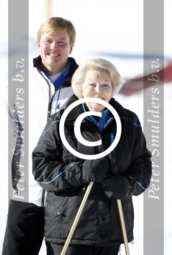 Lech, 18 Februari 2013 Fotoshoot Kon. huis in Lech tijdens de wintersportvakantie met o.a.: Koningin Beatrix, Prins Willem Alexander, Prinses Maxima, Prinses Amalia, Prinses Alexia en Prinses Ariane.
Foto Peter Smulders BV