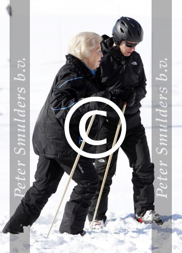 Lech, 18 Februari 2013 Fotoshoot Kon. huis in Lech tijdens de wintersportvakantie met o.a.: Koningin Beatrix, Prins Willem Alexander, Prinses Maxima, Prinses Amalia, Prinses Alexia en Prinses Ariane.
Foto Peter Smulders BV