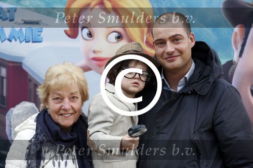 Amsterdam 3 februari 2013
Premiere Ted en de Schat in pathe Arena. Lange Frans met zoon en moeder
Peter Smulders bv