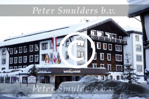 Lech/Zurs 18 en 19 februari 2013
Hotspots en winkels waar koningin Beatrix winkelt boodschappen doet en gaat eten/lunchen.
Peter Smulders bv