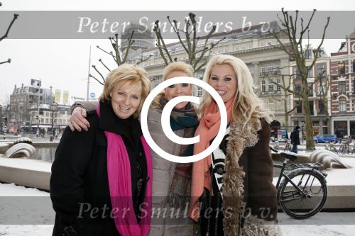 Amsterdam 26 januari 2013
Debbie Jenner Gemma v Eck en Marga Scheide tijdens intervieuw voor Stry in hotel Americain.
Peter Smulders bv