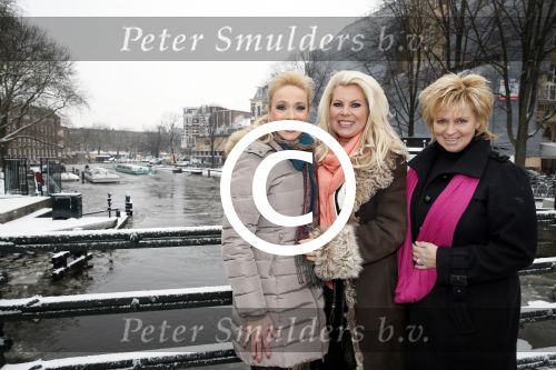 Amsterdam 26 januari 2013
Debbie Jenner Gemma v Eck en Marga Scheide tijdens intervieuw voor Stry in hotel Americain.
Peter Smulders bv