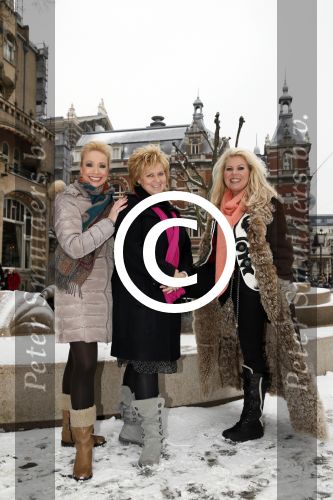Amsterdam 26 januari 2013
Debbie Jenner Gemma v Eck en Marga Scheide tijdens intervieuw voor Stry in hotel Americain.
Peter Smulders bv