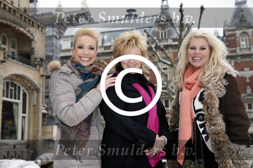 Amsterdam 26 januari 2013
Debbie Jenner Gemma v Eck en Marga Scheide tijdens intervieuw voor Stry in hotel Americain.
Peter Smulders bv